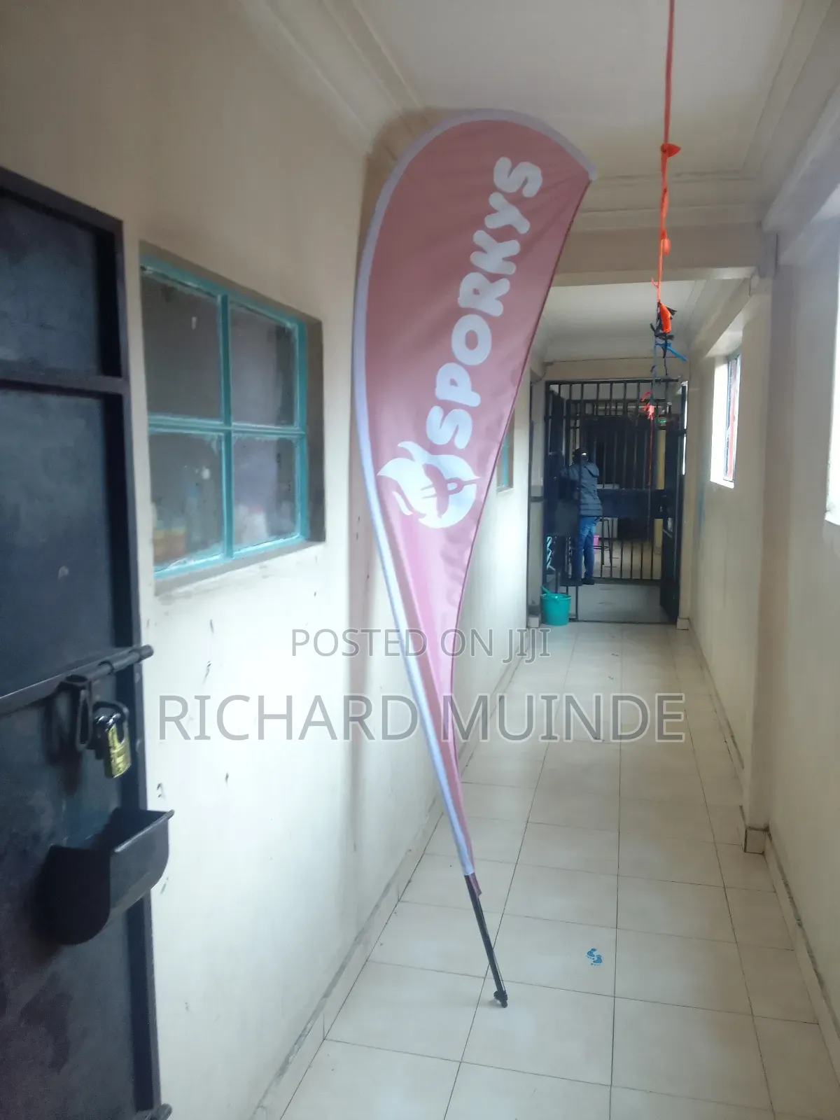 Teardrops Flag, Telescopic and Featherdrop Banners