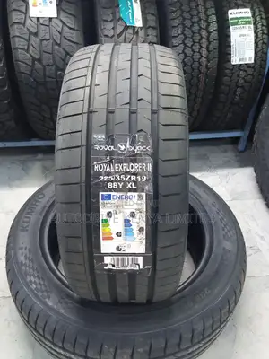 225/35r19 Royal Black Tire
