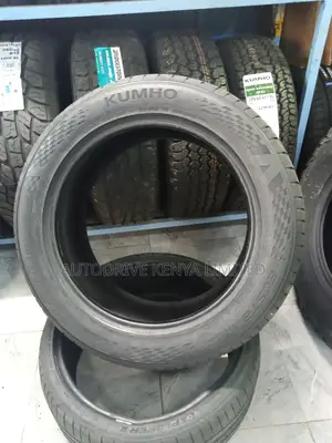 235/55r19 Kumho Tire