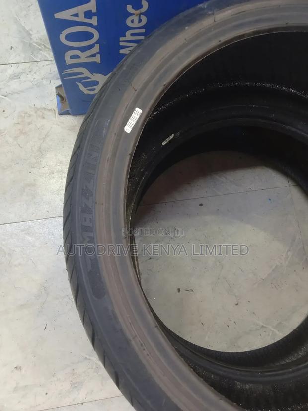 225/35r19 Mazzini Tire - thumbnail 3