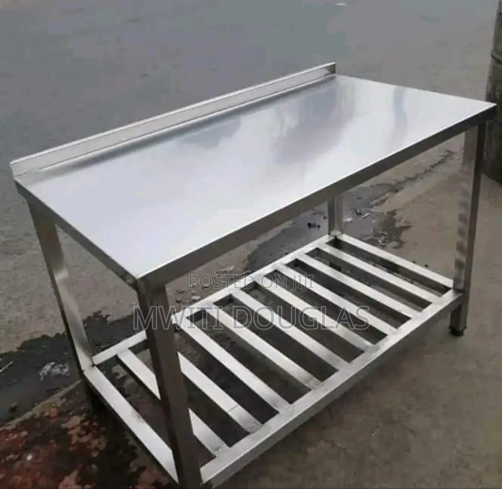 Top Classic Geogeous Stainless Table