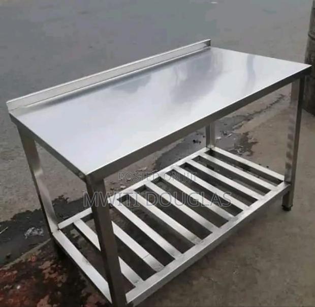 Top Classic Geogeous Stainless Table