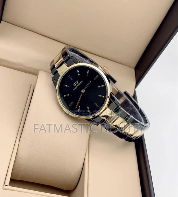 Classy Daniel Wellington Watch for Women - main view