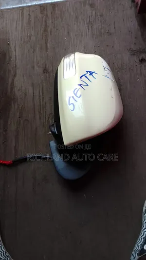Sienta Side Mirror With Indicator