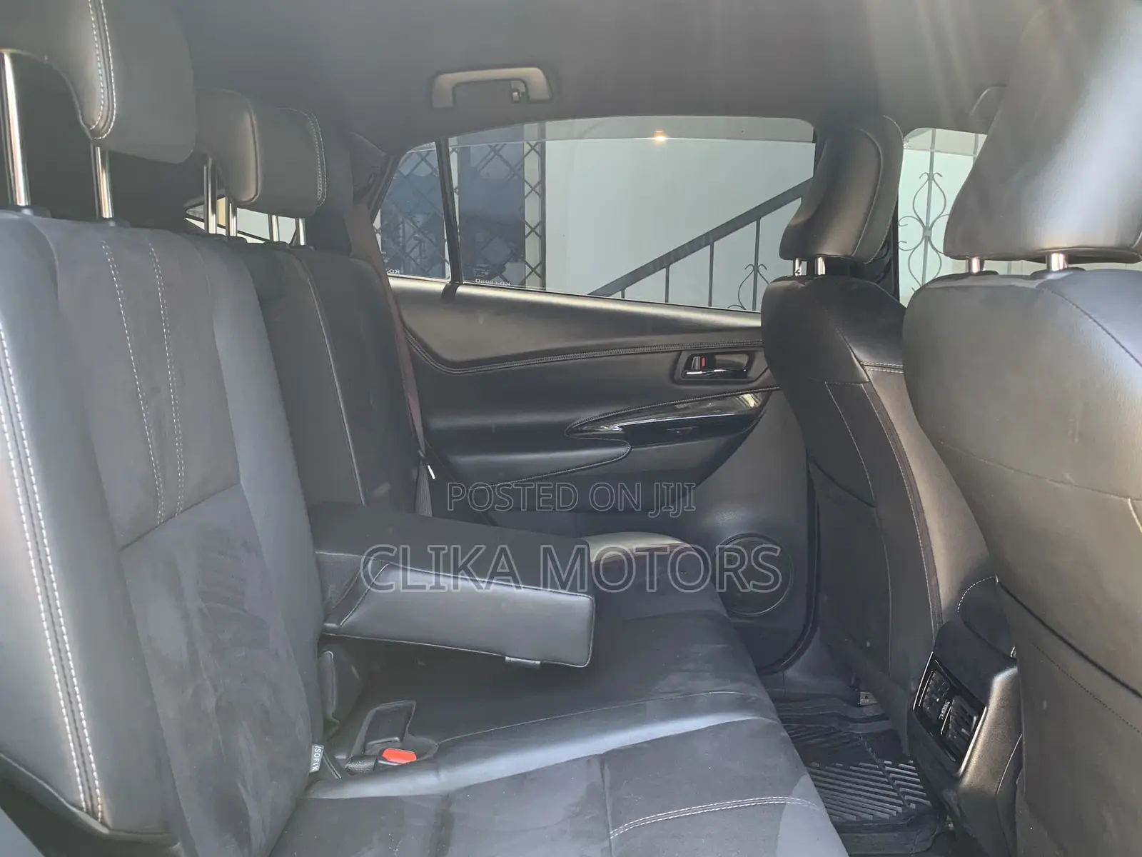 Toyota Harrier 2.0 4WD 2015 White