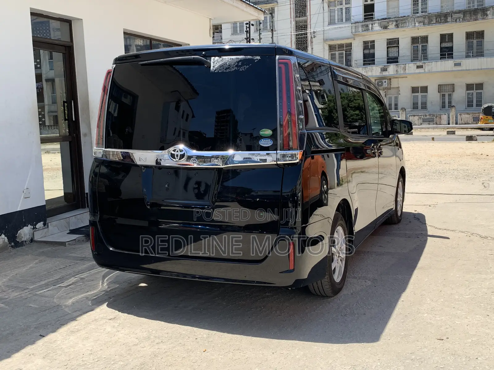 Toyota Noah 2.0 FWD (7 Seater) 2017 Black