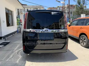 Toyota Noah 2.0 FWD (7 Seater) 2017 Black