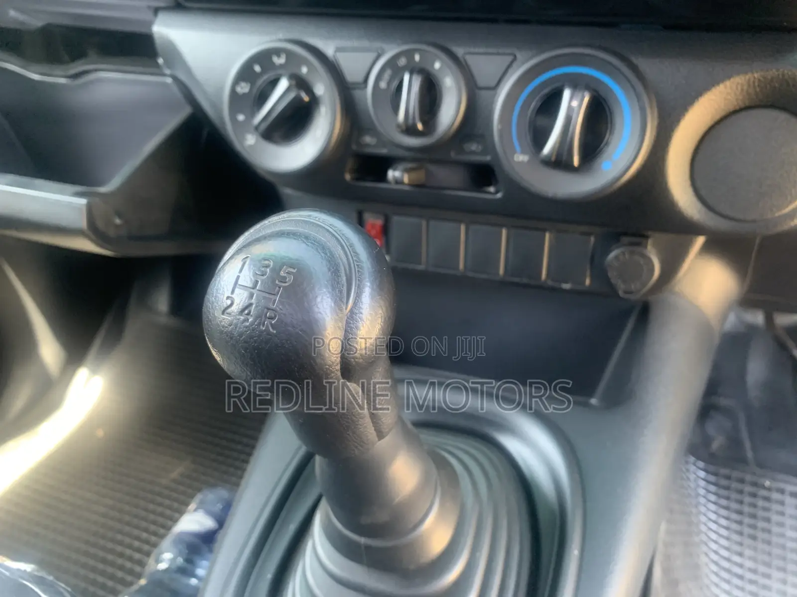 Toyota Hilux 2016 Off white