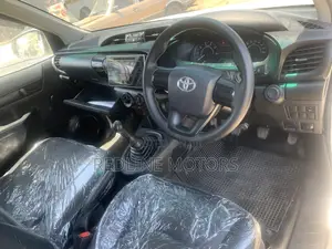 Toyota Hilux 2016 Off white