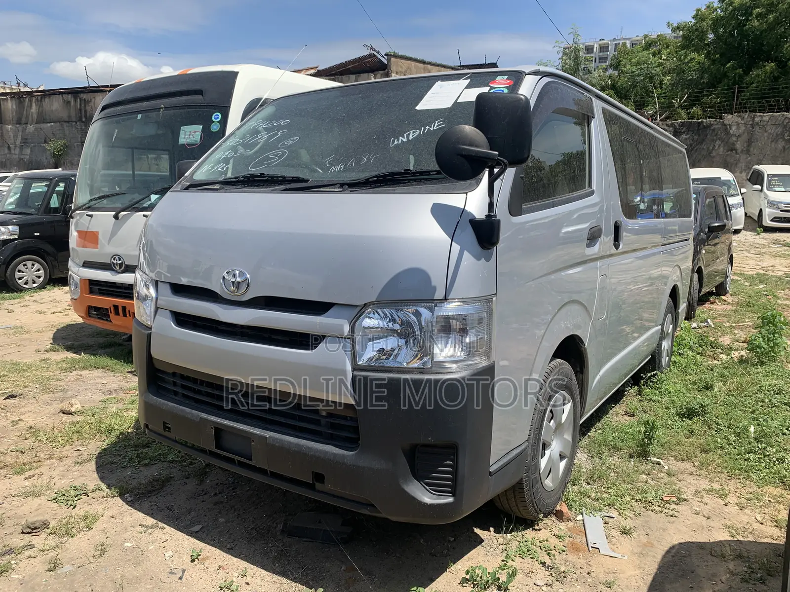 Toyota HiAce 2017 Silver