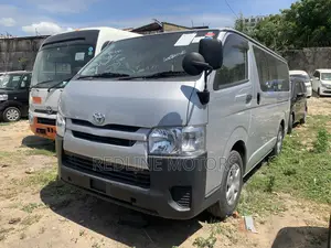 Toyota HiAce 2017 Silver