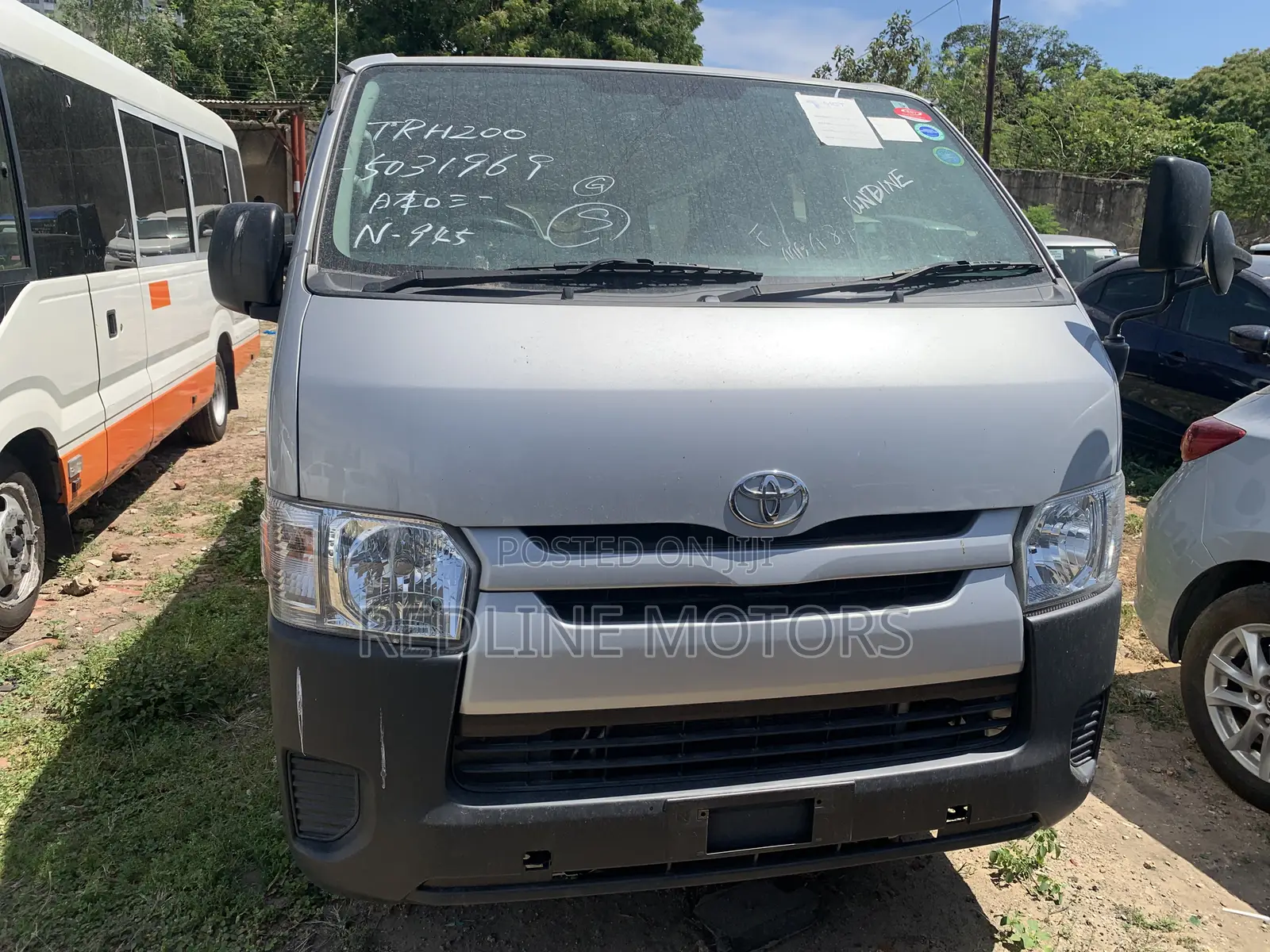 Toyota HiAce 2017 Silver