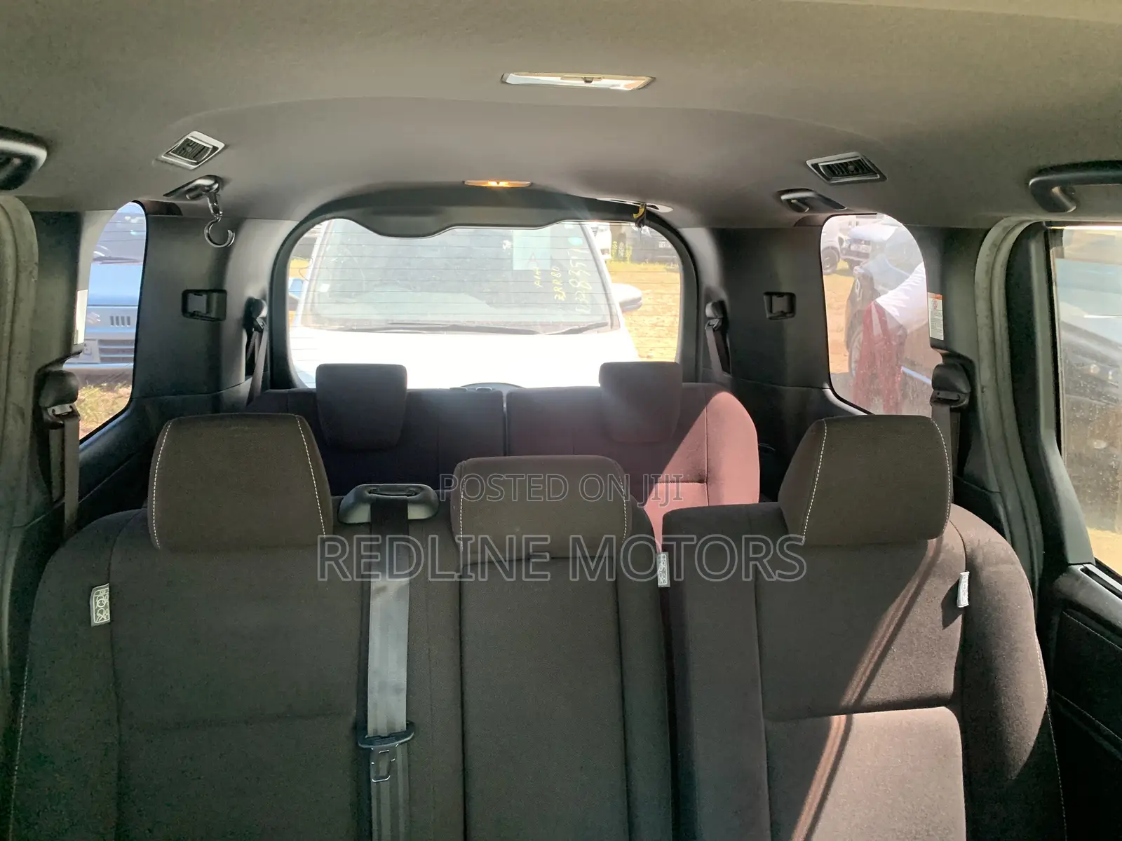 Toyota Esquire 2.0 FWD (7 seater) 2017 Purple