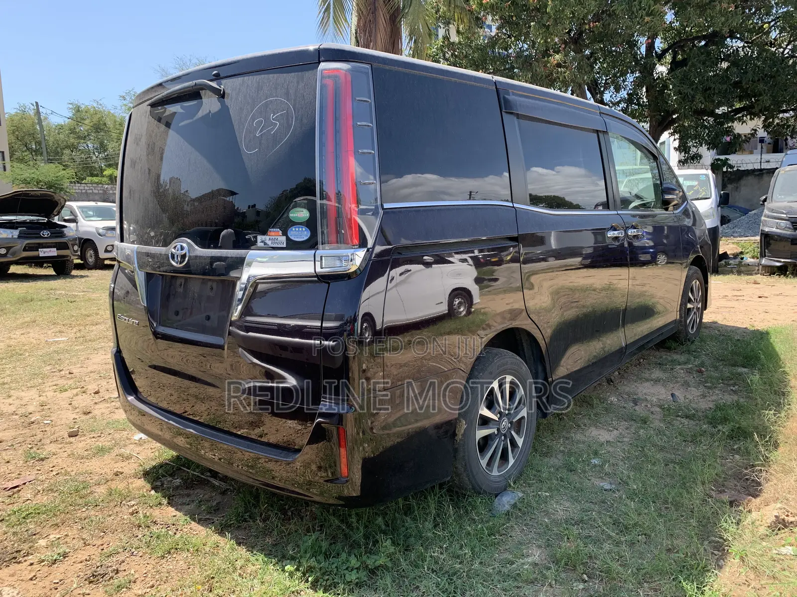 Toyota Esquire 2.0 FWD (7 seater) 2017 Purple