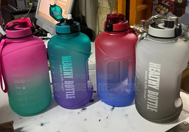 *2200ml Water Bottle* - main view