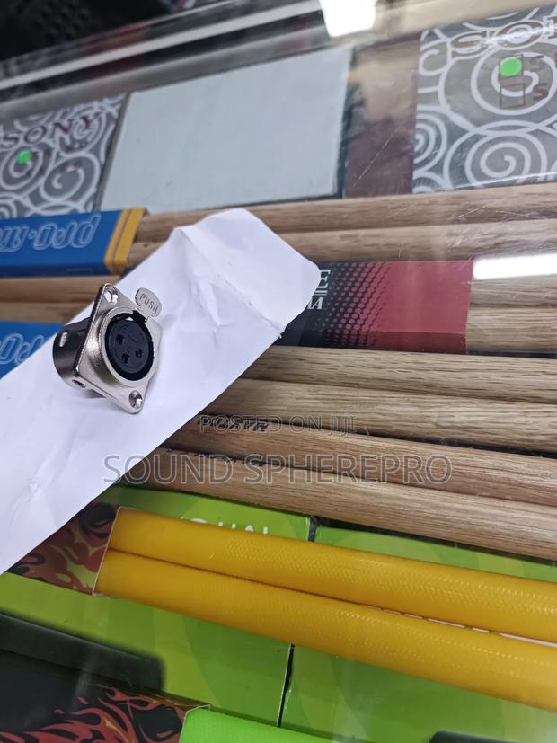 Metallic Female Socket