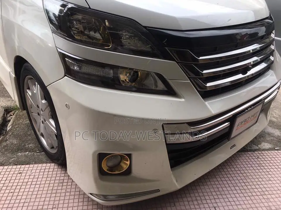 Vellfire Z/Zr Modelista Tourer Grille Black Aero+Camera