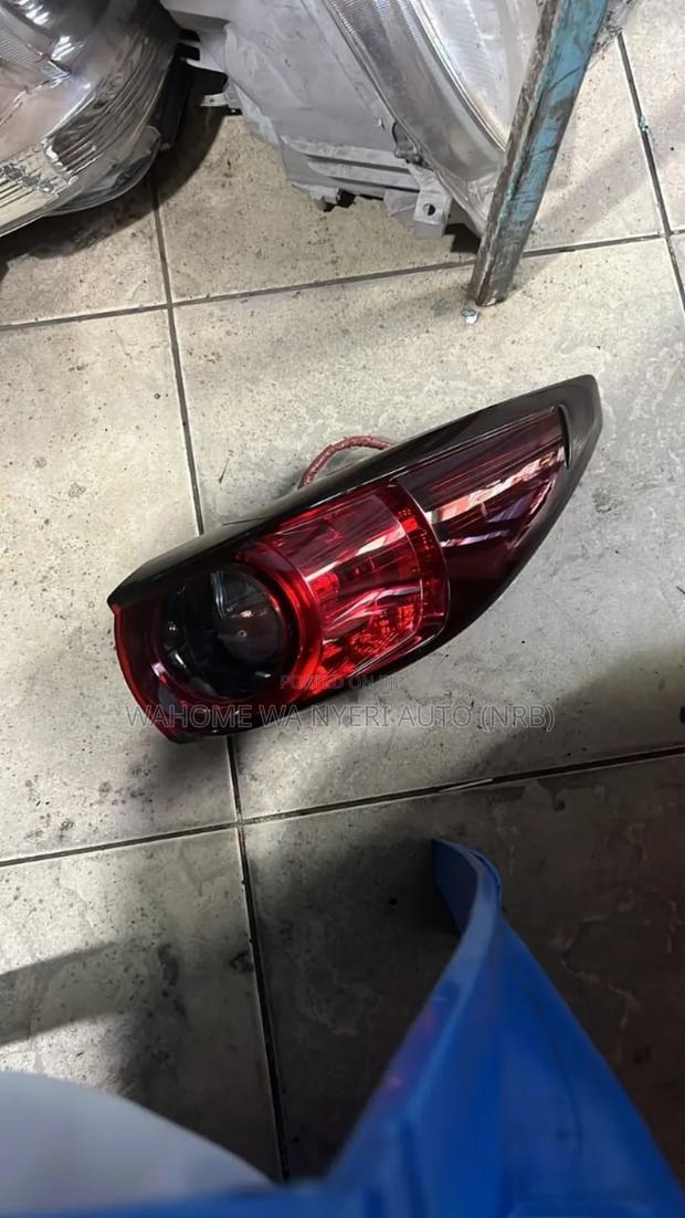 Tail Light Cx5 - thumbnail 3