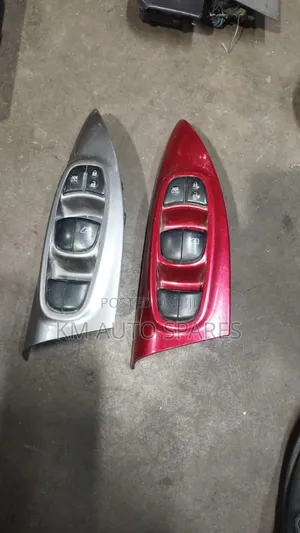 Nissan Juke Main Power Window Switch.