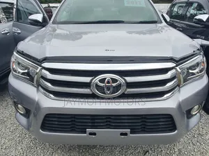 Toyota Hilux 2018 Silver