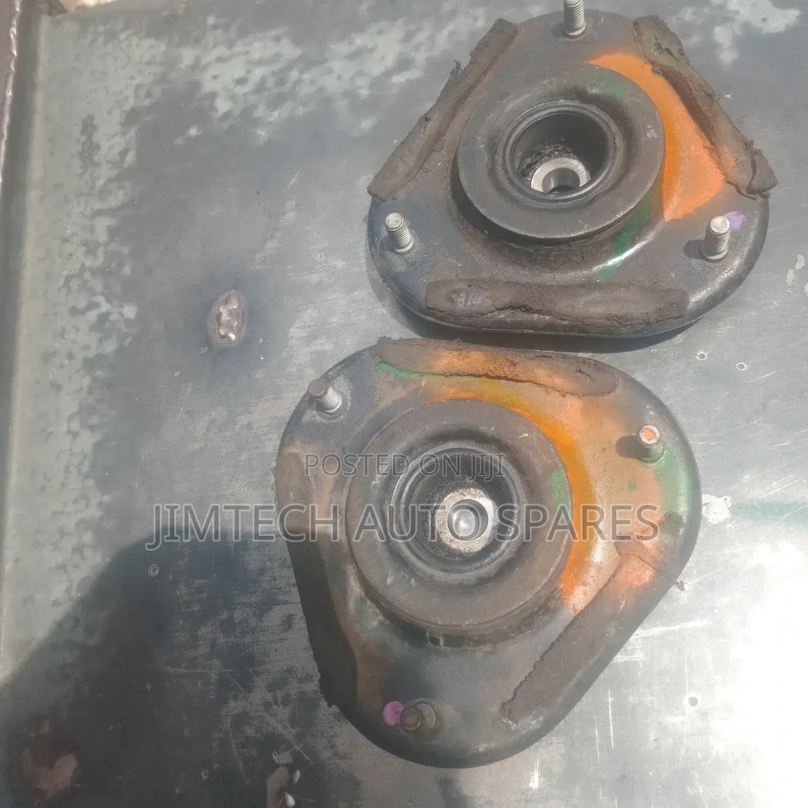 Toyota NZE Shock Mountain