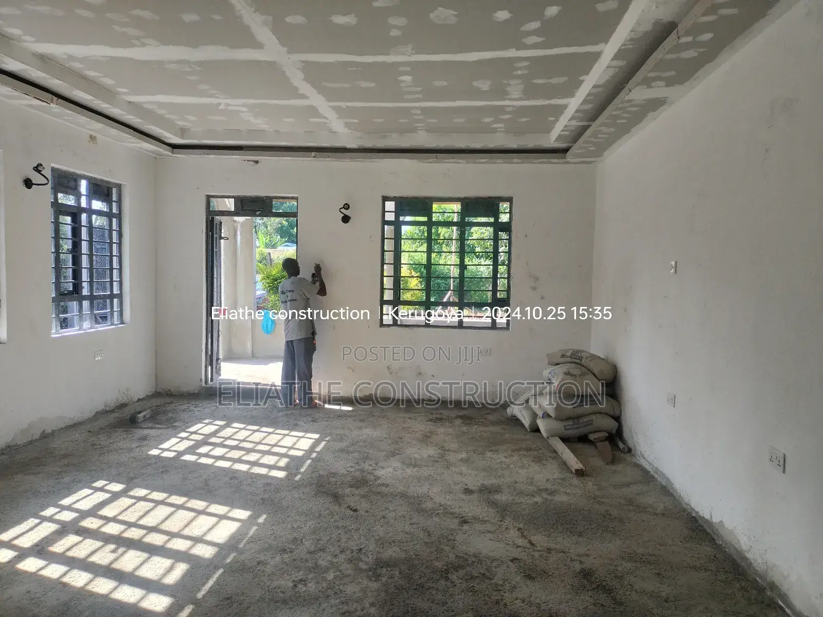 Construction Site Management and Supervisor