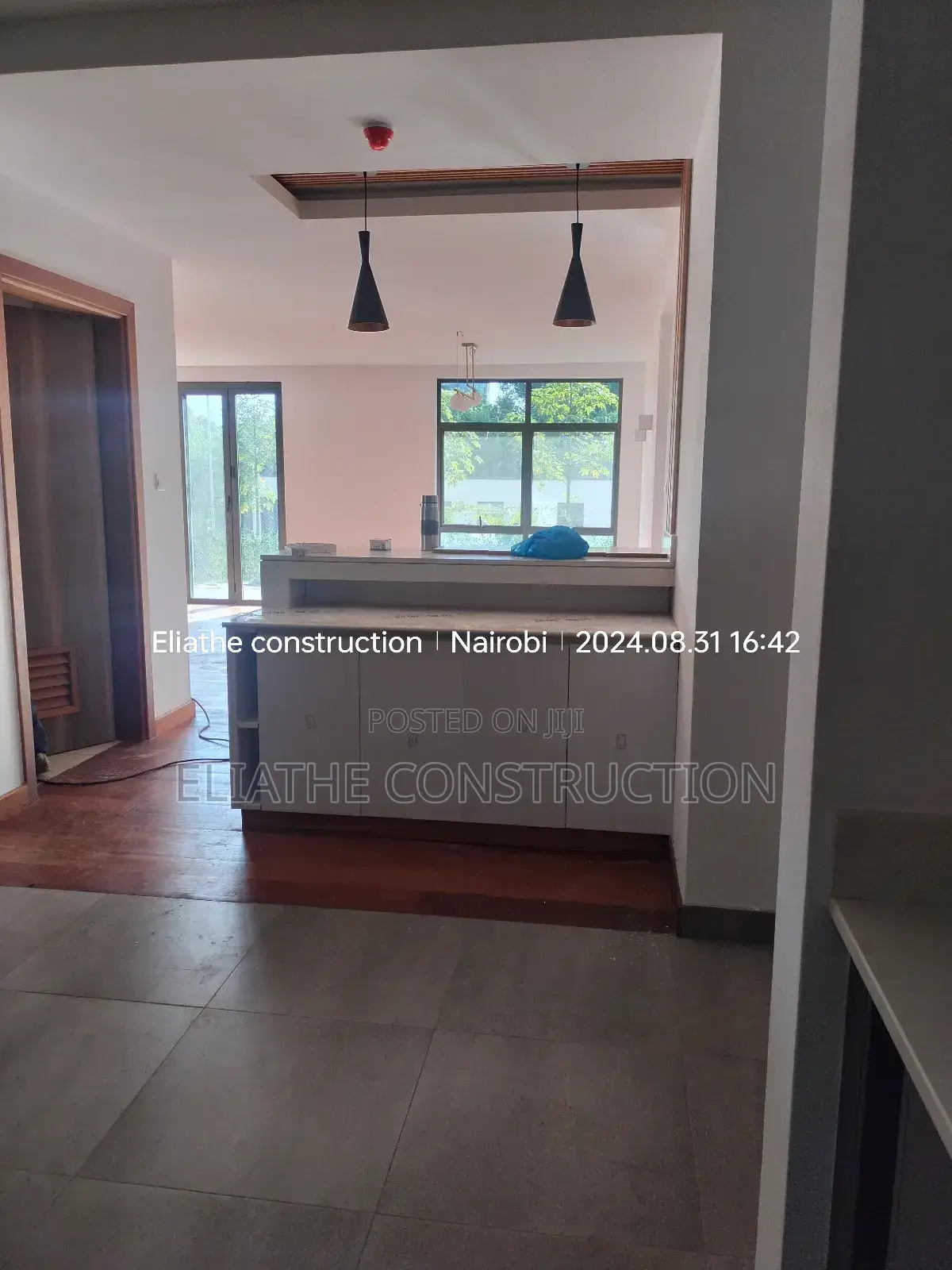 Construction Site Management and Supervisor