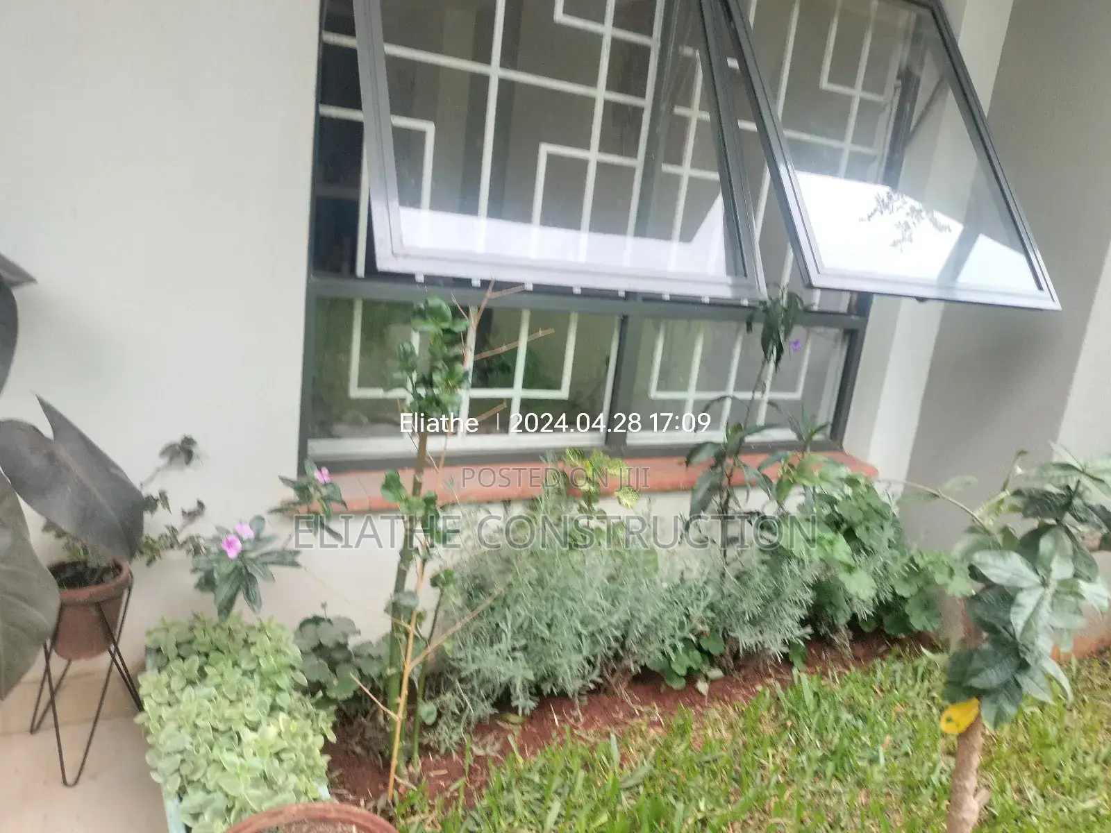 Construction Site Management and Supervisor