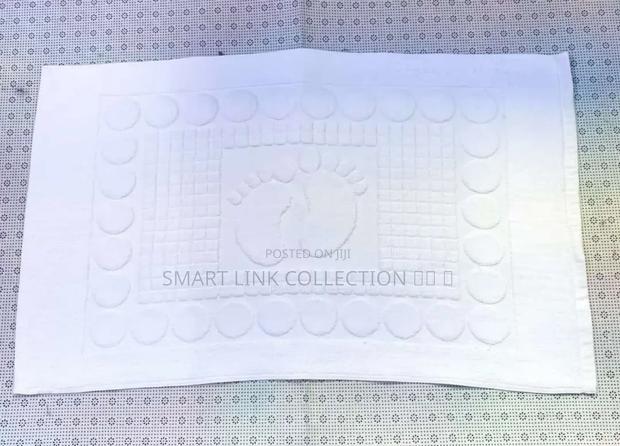 Non-Slip Bathroom Mat - thumbnail 2