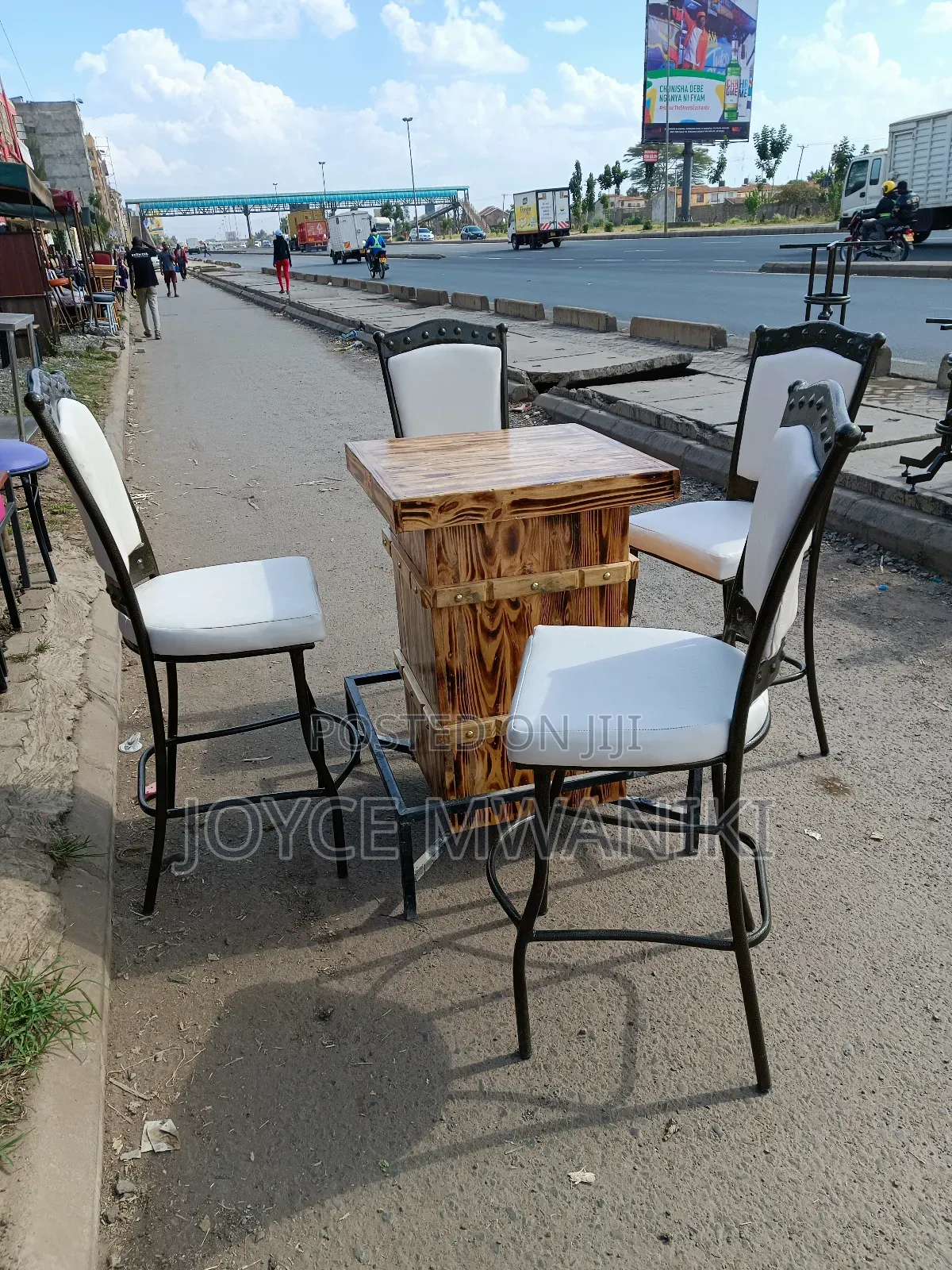 High Bar Restaurant Set With Pallet Table