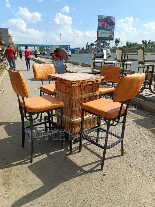 Vip Bar Set With Pallet Table Unique Design