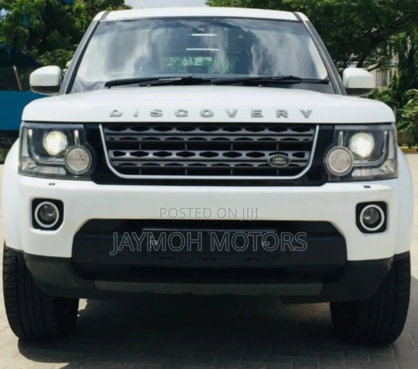Land Rover Discovery 2017 White