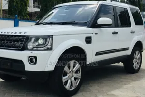Land Rover Discovery 2017 White