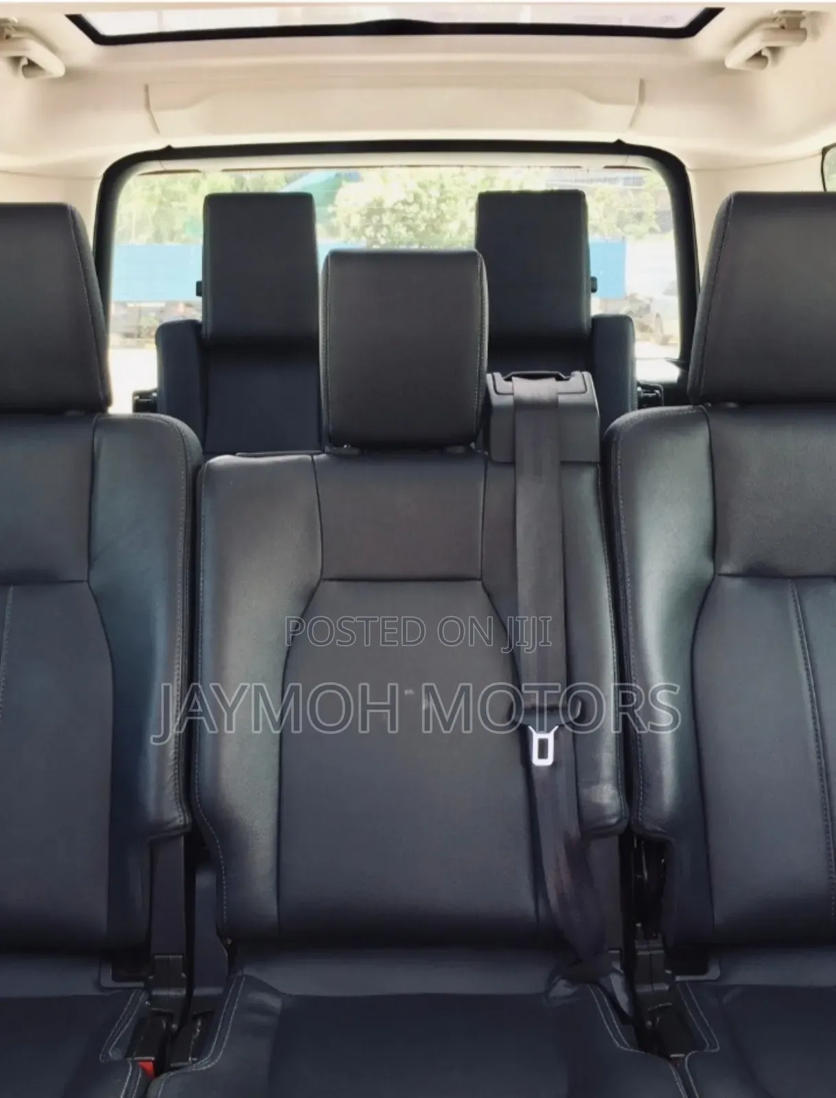 Land Rover Discovery 2017 White