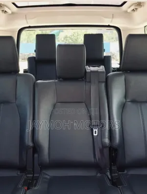 Land Rover Discovery 2017 White