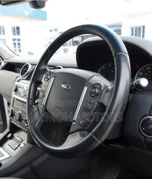 Land Rover Discovery 2017 White