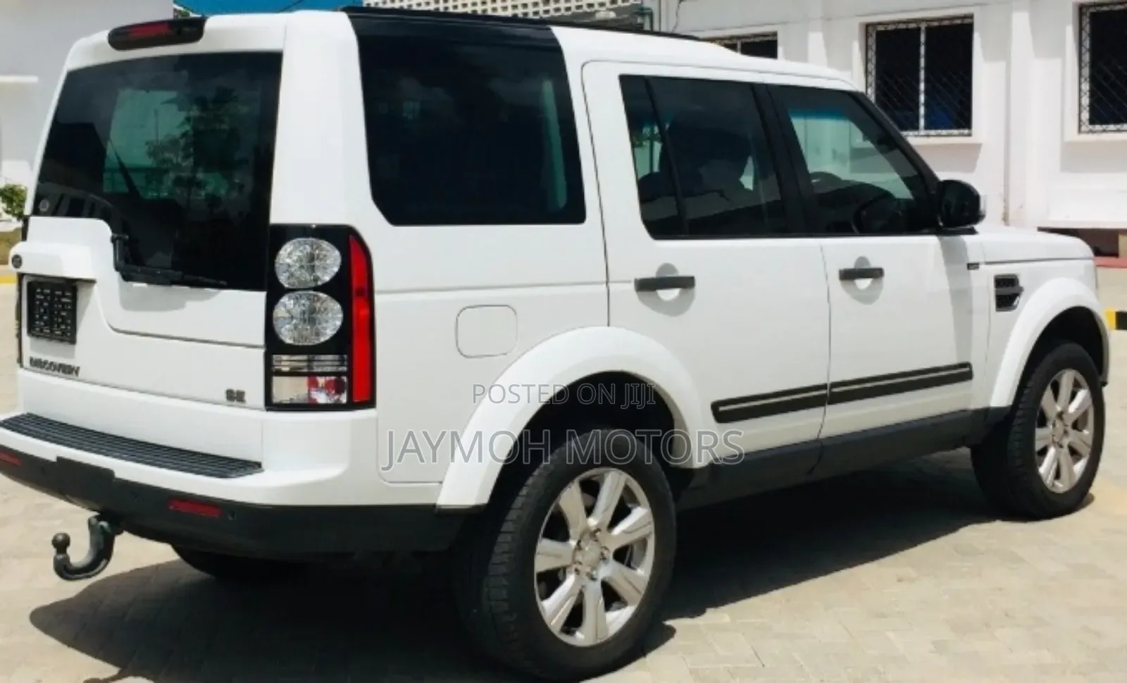 Land Rover Discovery 2017 White