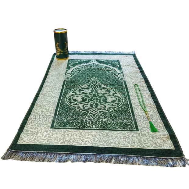 70x100cm Prayer Mat With Tashbihi and Storage Container - thumbnail 3
