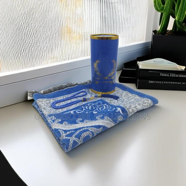 Muslim Must Have Prayer Mat With Tashbihi and Storage