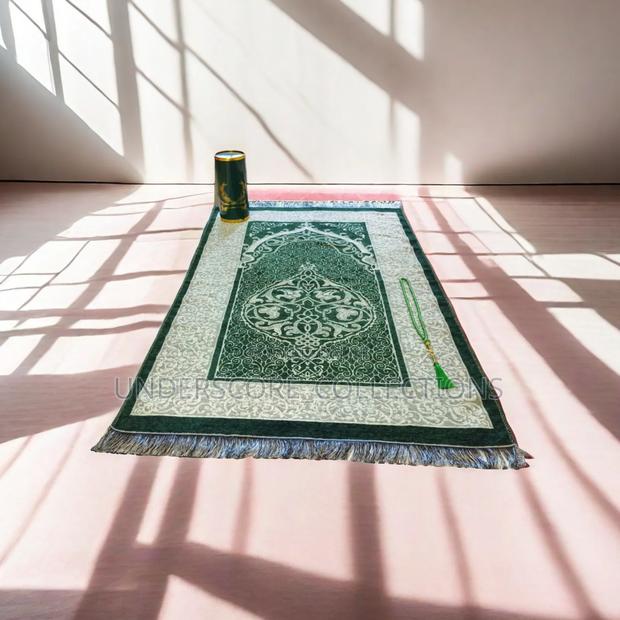 Unisex Prayer Mat Set With Container and Tashbihi - main view