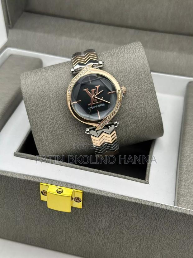 Pretty Louis Vuitton Watch - thumbnail 2
