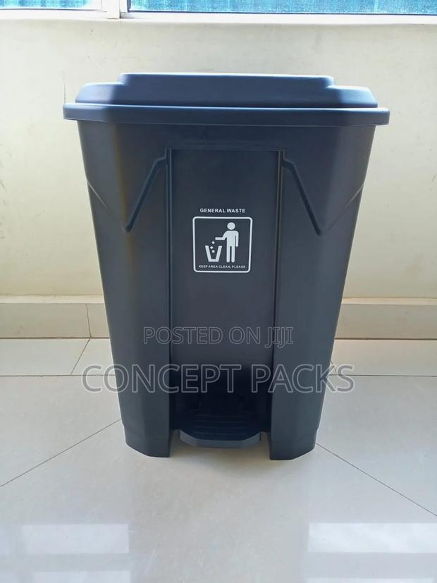 50L Coloured Biohazard Pedal Bin. - thumbnail 3