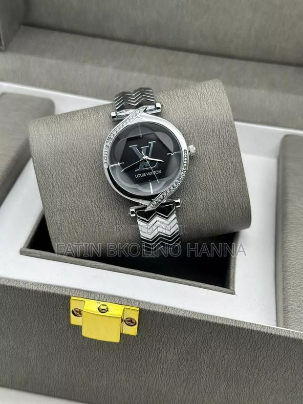 Very Cute Louis Vuitton Watch - thumbnail 2