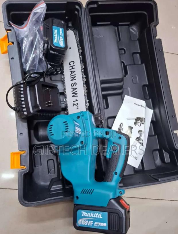 12" Makita Cordless Chainsaw