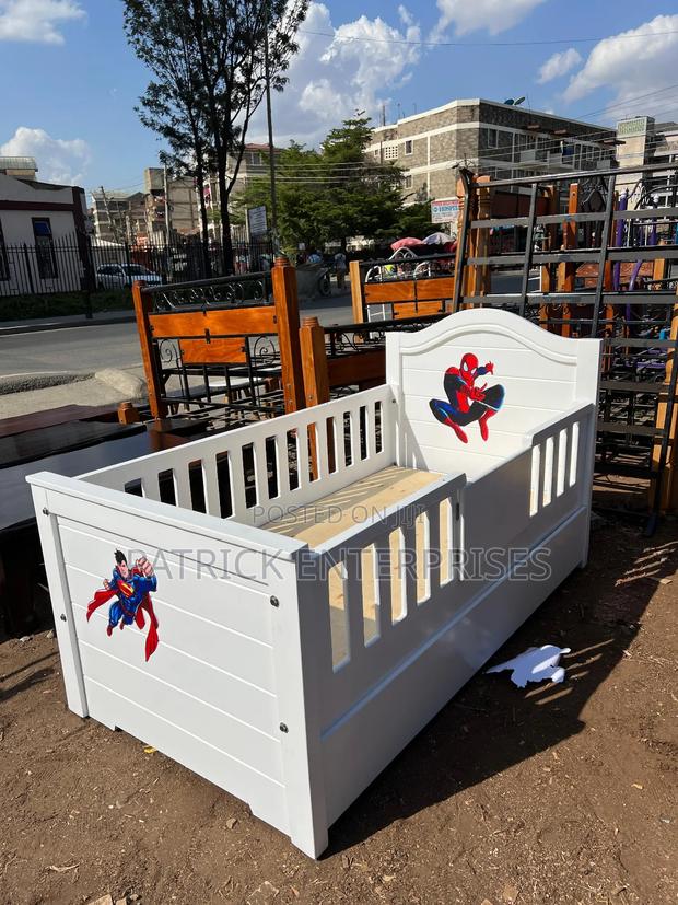 Modern Toddler Kids Bed - main view