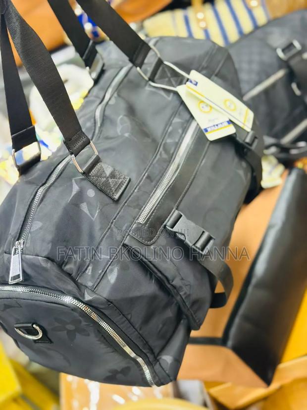 High End Quality Travel Bag - thumbnail 2