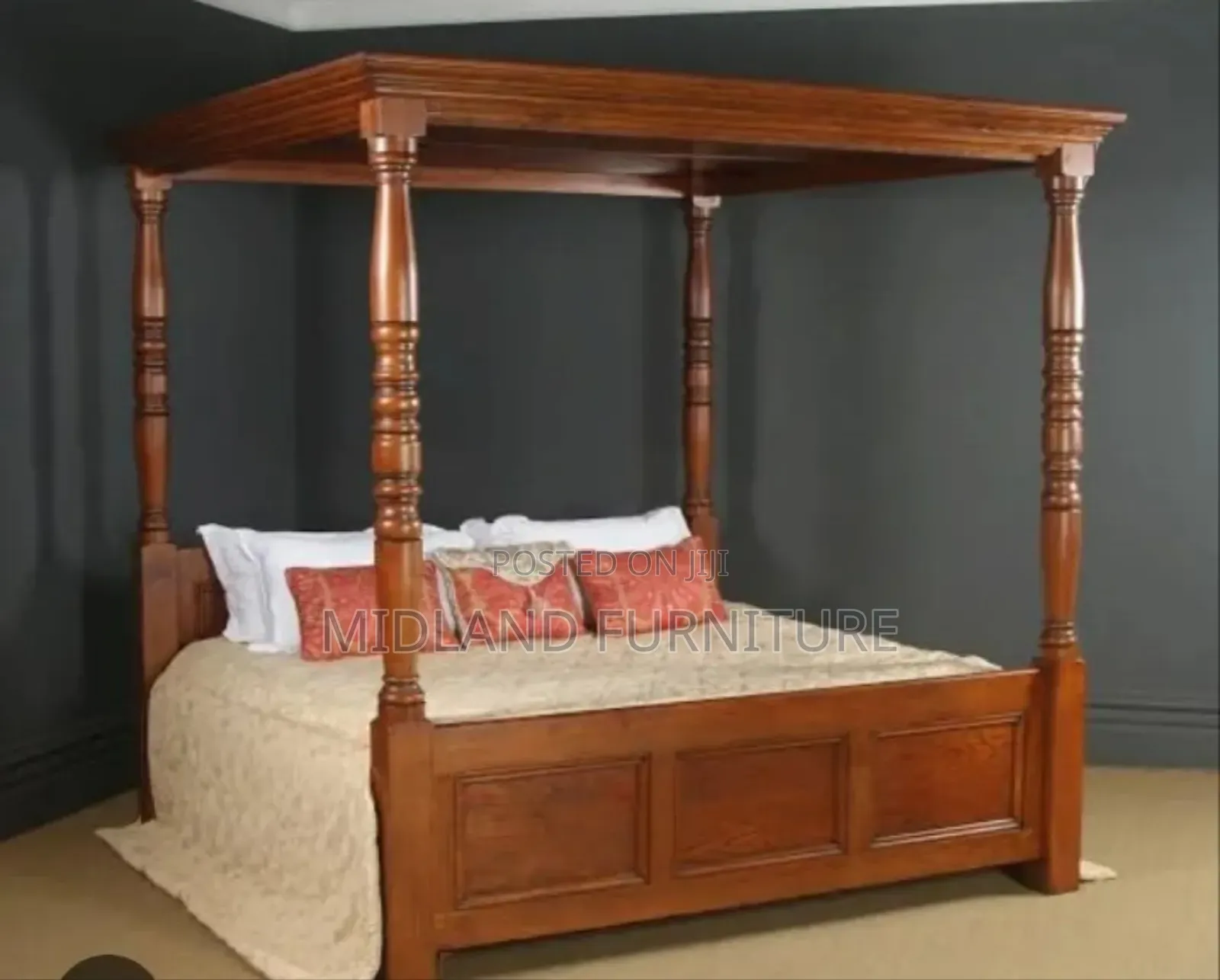 4 Poster Mahogany Beds / Hotel Beds