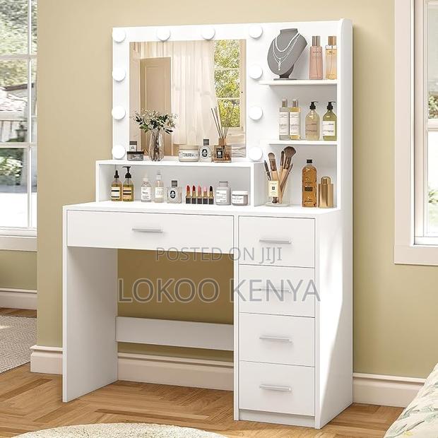 Dressers: White Vanity Bedroom Dressing Table