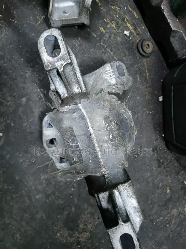 Mazda Demio Axela Engine Mounting - main view