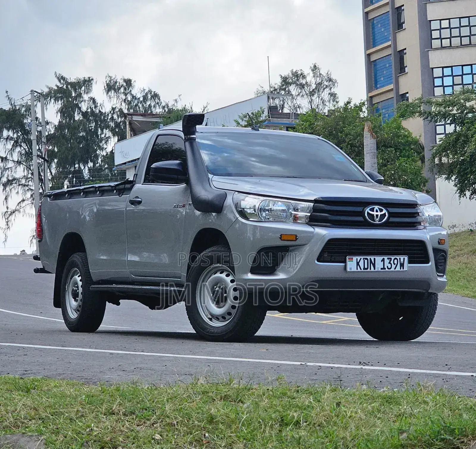 Toyota Hilux 2023 Gray